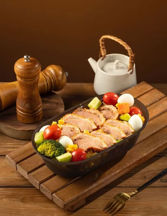 Smoked duck breast salad / 烟熏鸭胸肉沙拉